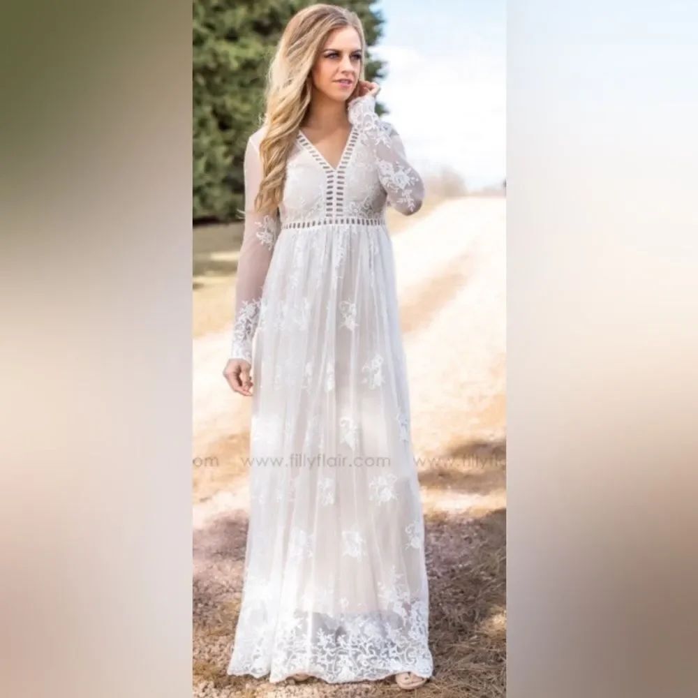 Filly flair white Lace maxi dress nude stretchy size M